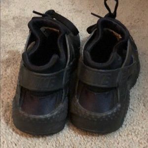 Nike Shoes - Nike Huraches! Nike Shoes - Nike Huraches!